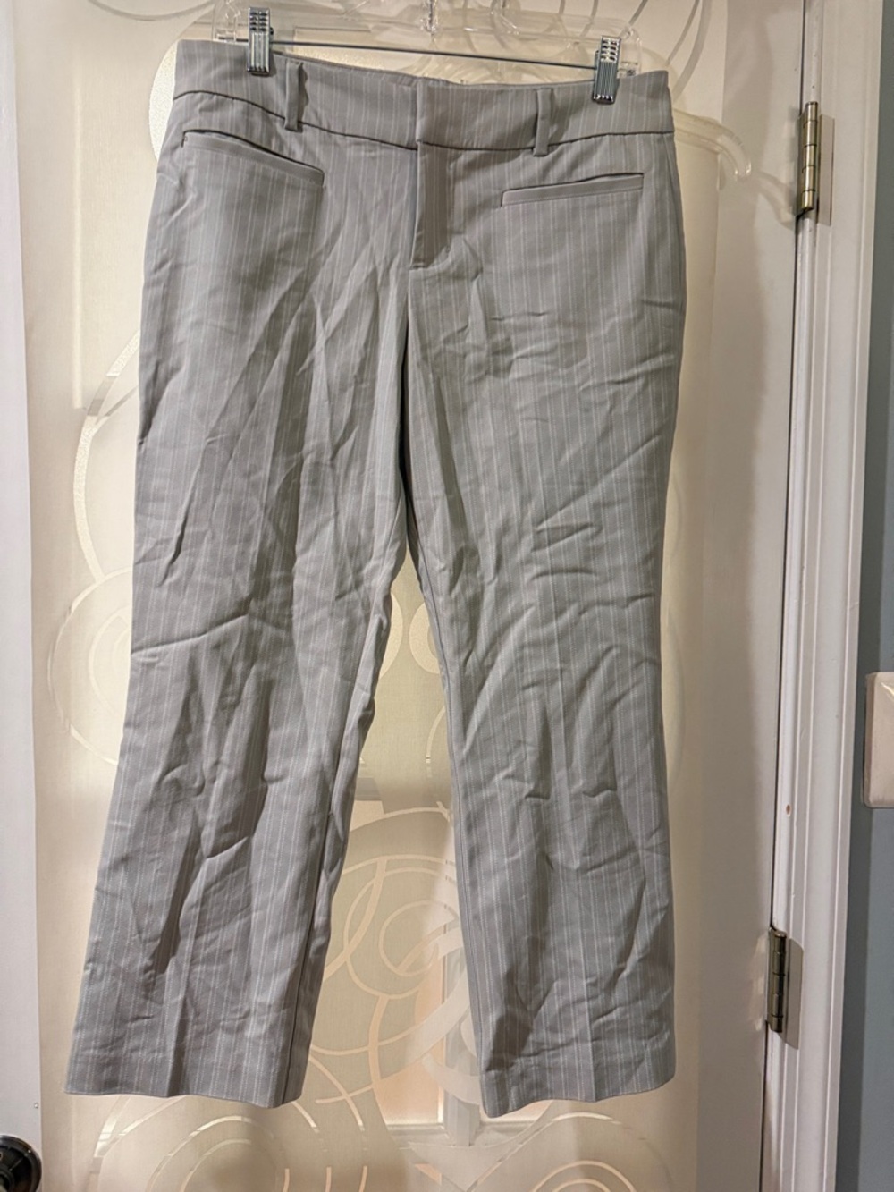 Liverpool Light Gray Pinstripe Women's Dress Capri Trousers - size 6